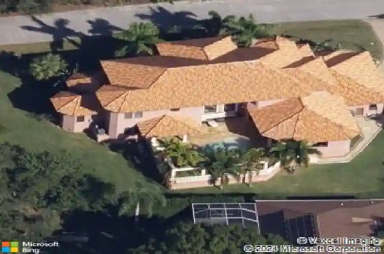 1079 ashland ave, tarpon springs,  FL 34689