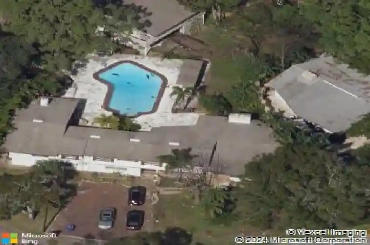 4628 cypress way s, saint petersburg,  FL 33705