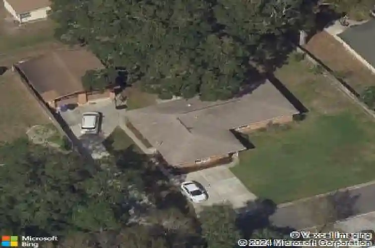 126 se madison cir n, saint petersburg,  FL 33703