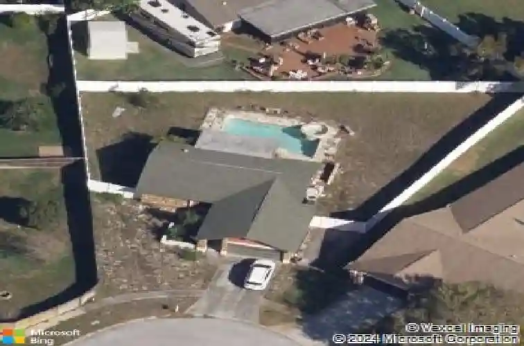 1304 cedar ct, tarpon springs,  FL 34689