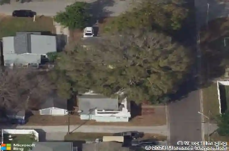 1800 27th ave n, saint petersburg,  FL 33713