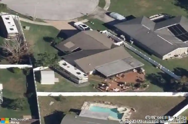 1305 lily ct, tarpon springs,  FL 34689