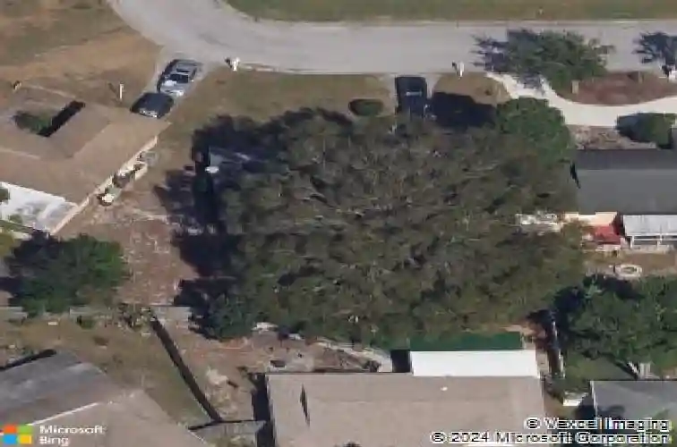 2573 redwood cir, clearwater,  FL 33763