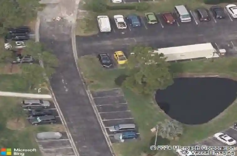 102 mariner dr, tarpon springs,  FL 34689