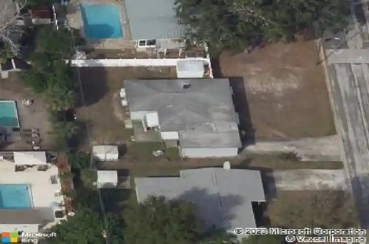 7528 17th way n, saint petersburg,  FL 33702