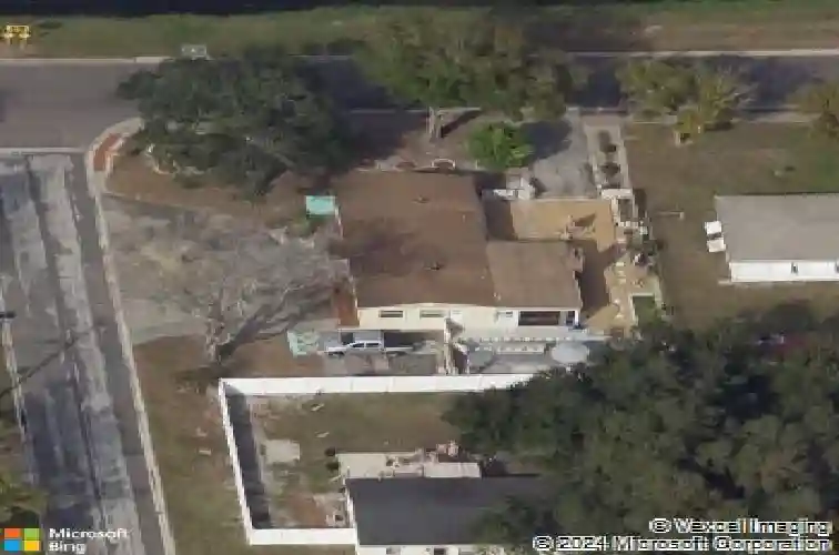 7695 17th way n, saint petersburg,  FL 33702