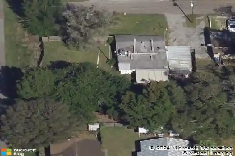 1033 10th ave nw, largo,  FL 33770