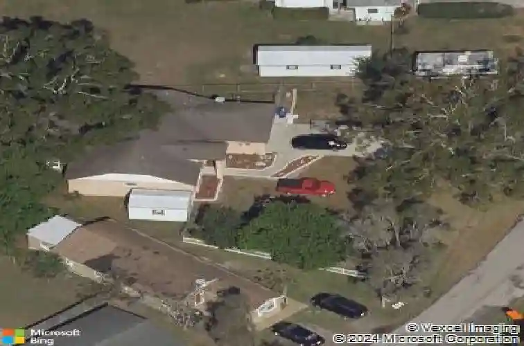 1061 6th st nw, largo,  FL 33770