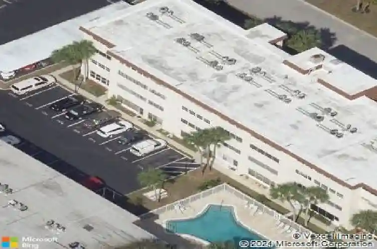 209 ne lincoln circle n
                                ,Unit 105, st petersburg,  FL 33702