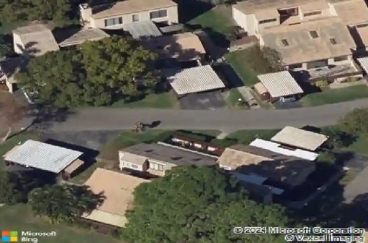 1315 pelican creek xing, saint petersburg,  FL 33707