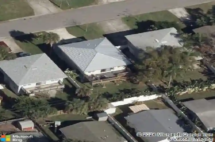 1858 michigan ave ne, saint petersburg,  FL 33703