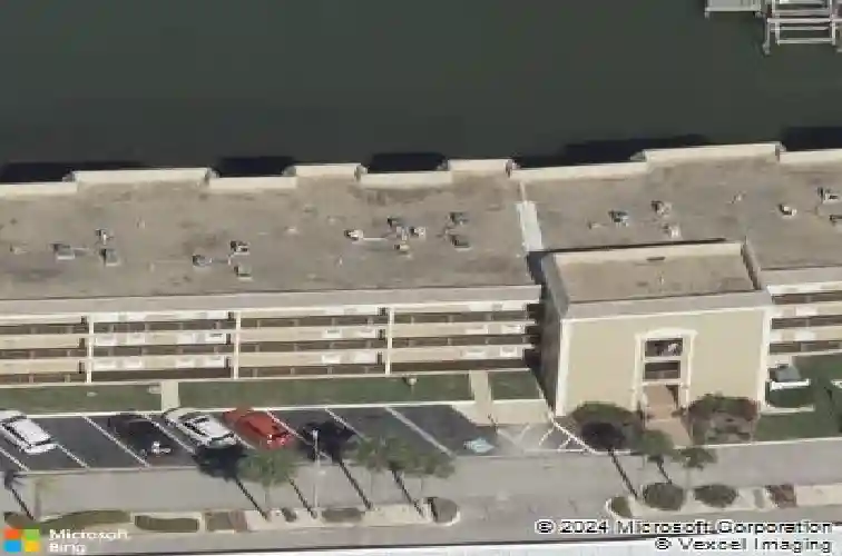 1 boca ciega point blvd #204
                                ,Unit Apt 204, saint petersburg,  FL 33708