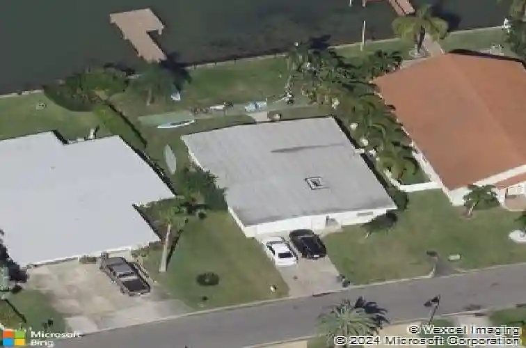 17030 dolphin dr, north redington beach,  FL 33708