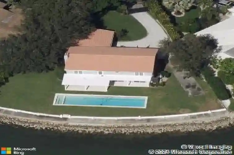 218 colony point rd s, saint petersburg,  FL 33705