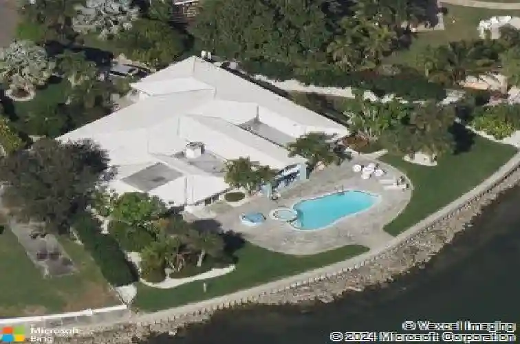 200 colony point rd s, saint petersburg,  FL 33705