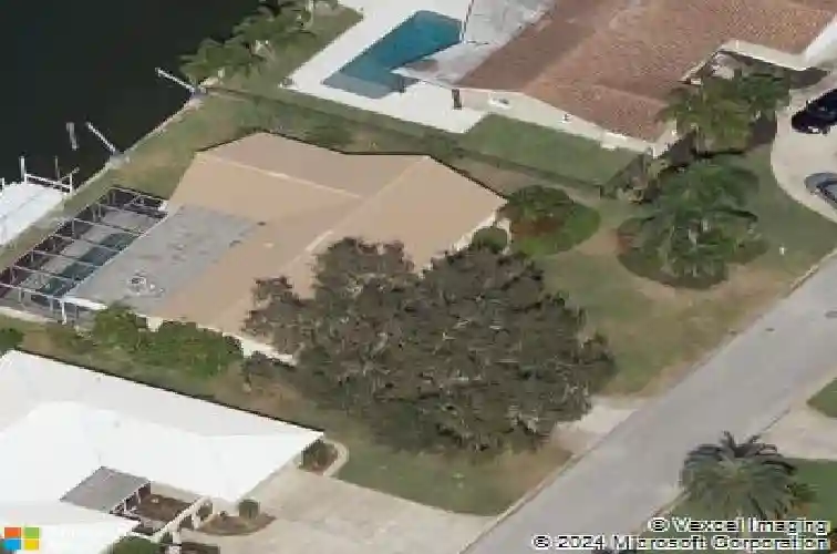 1979 iowa ave ne, saint petersburg,  FL 33703