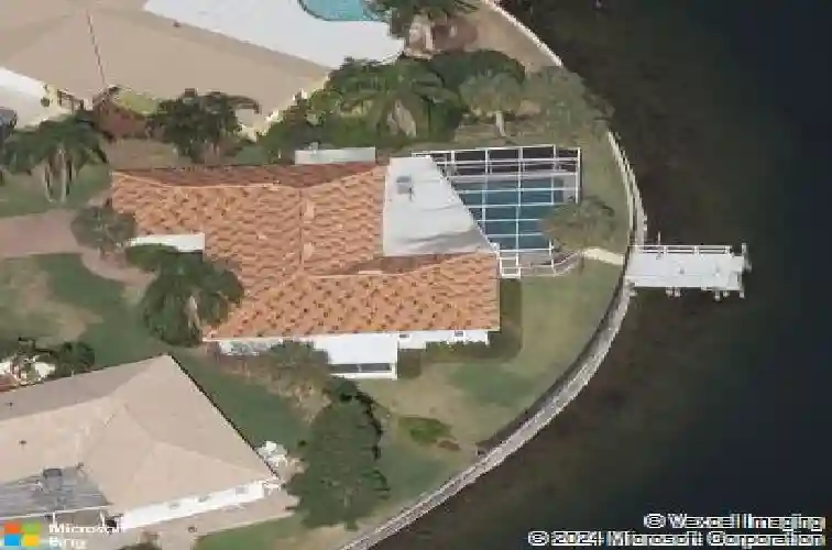 2096 massachusetts ave ne, saint petersburg,  FL 33703