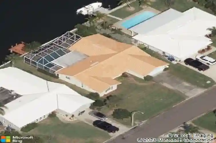 1985 michigan ave ne, saint petersburg,  FL 33703