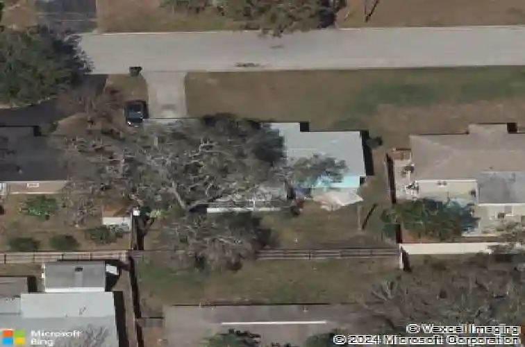 5250 24th ter n, saint petersburg,  FL 33710