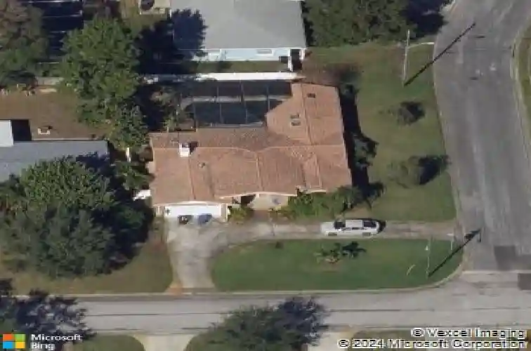 5953 36th ave n, saint petersburg,  FL 33710