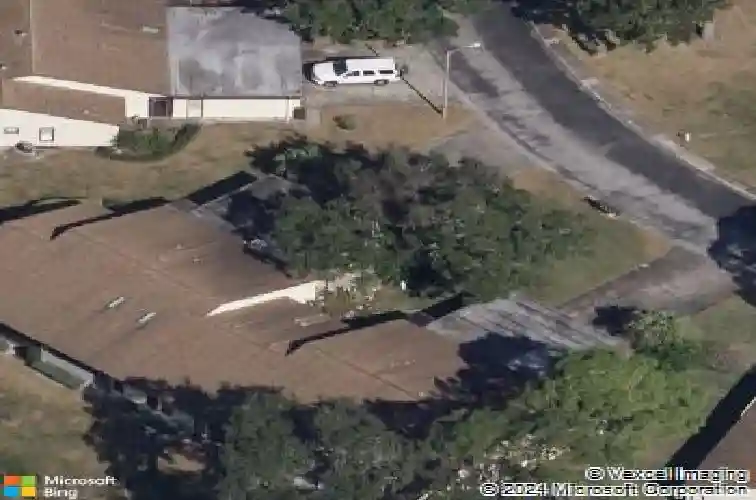 2504 oak cir, tarpon springs,  FL 34689