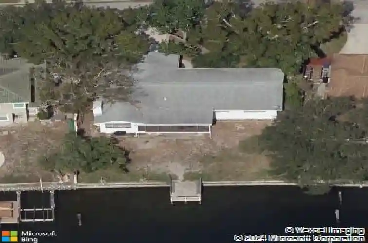 1093 42nd ave ne, saint petersburg,  FL 33703