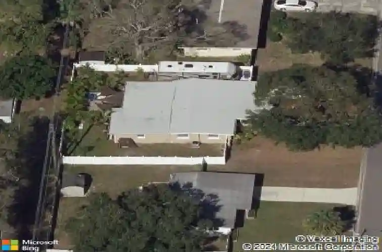 5700 bay st ne, saint petersburg,  FL 33703