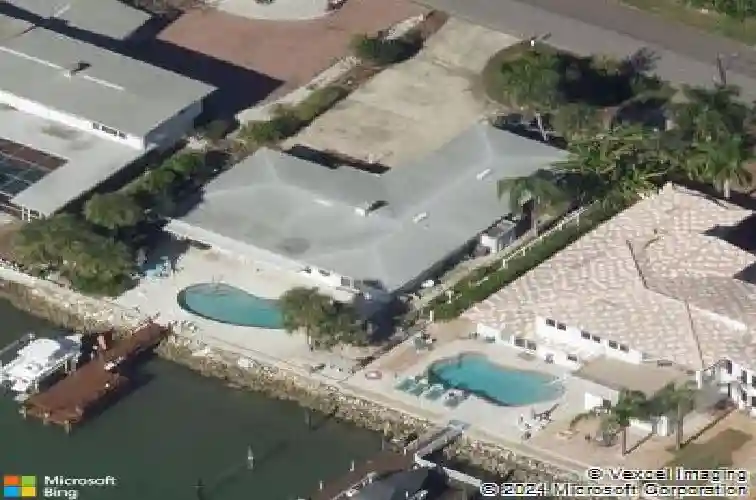 7052 s shore dr s, south pasadena,  FL 33707