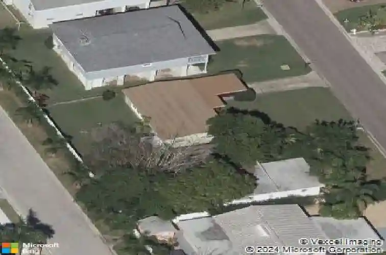 17610 1st st e, redington shores,  FL 33708