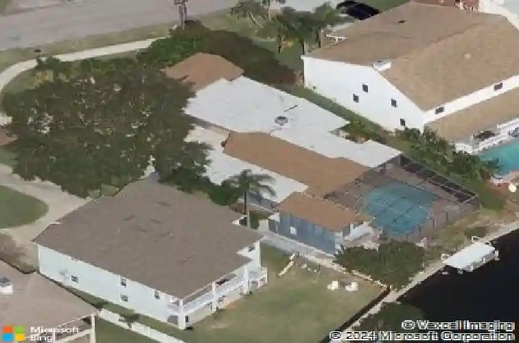 1932 arrowhead dr ne, saint petersburg,  FL 33703