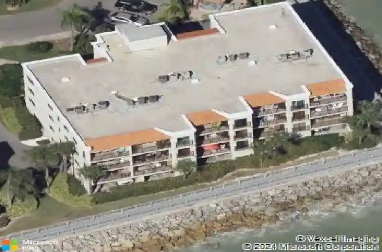 7403 bayshore dr #305, treasure island,  FL 33706