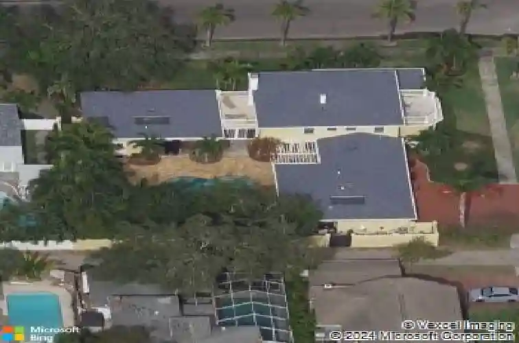 556 21st ave ne, saint petersburg,  FL 33704