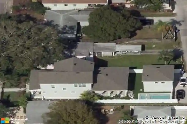 2827 1st st ne, saint petersburg,  FL 33704