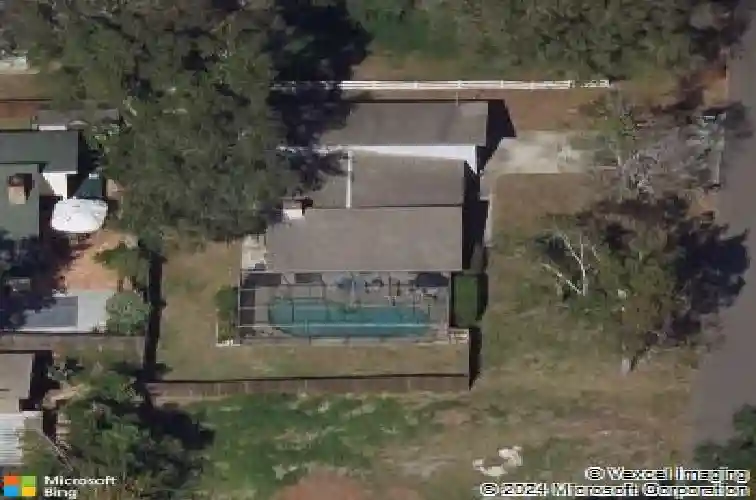 9880 w bay st, seminole,  FL 33776