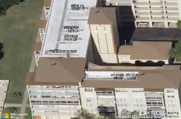 9000 commodore dr #302, seminole,  FL 33776