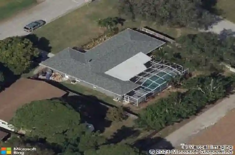 200 nw madison cir n, saint petersburg,  FL 33702