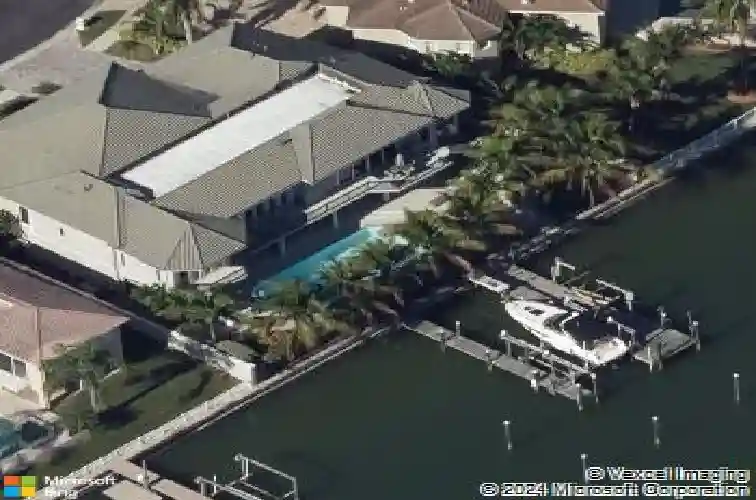 6103 pasadena point blvd, gulfport,  FL 33707