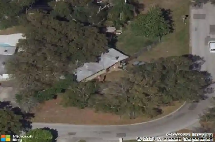 8583 narcissus ave, seminole,  FL 33777