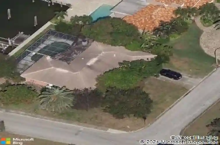 2001 iowa ave ne, saint petersburg,  FL 33703