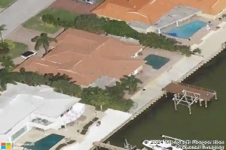 1942 carolina ave ne, saint petersburg,  FL 33703