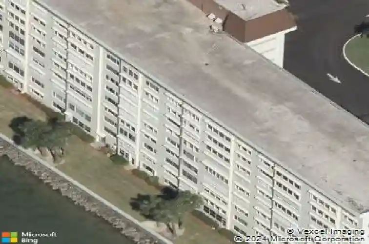 4750 cove cir #304, saint petersburg,  FL 33708