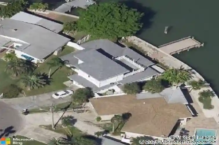 16003 5th st e, redington beach,  FL 33708