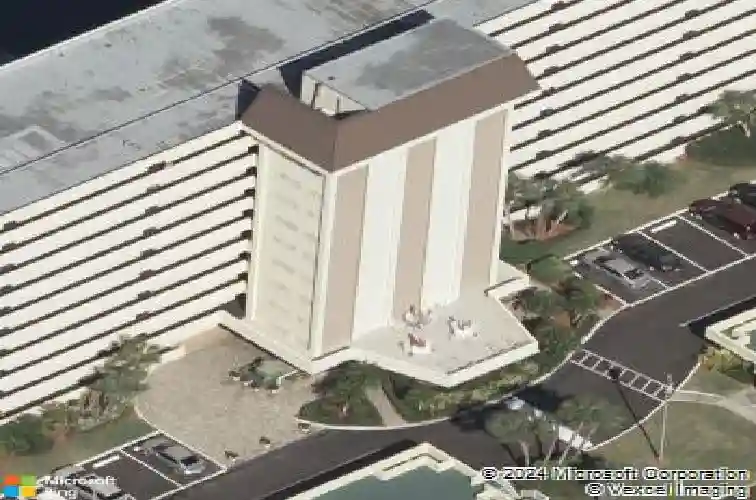 4725 cove cir #109, saint petersburg,  FL 33708