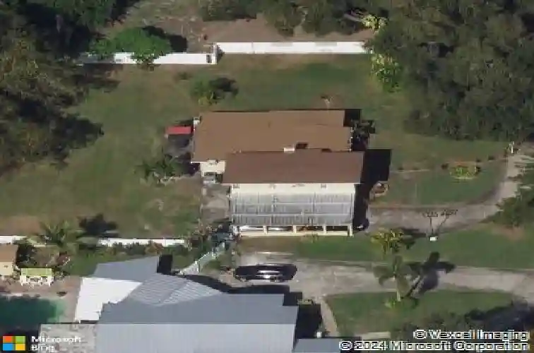 5241 4th st s, saint petersburg,  FL 33705