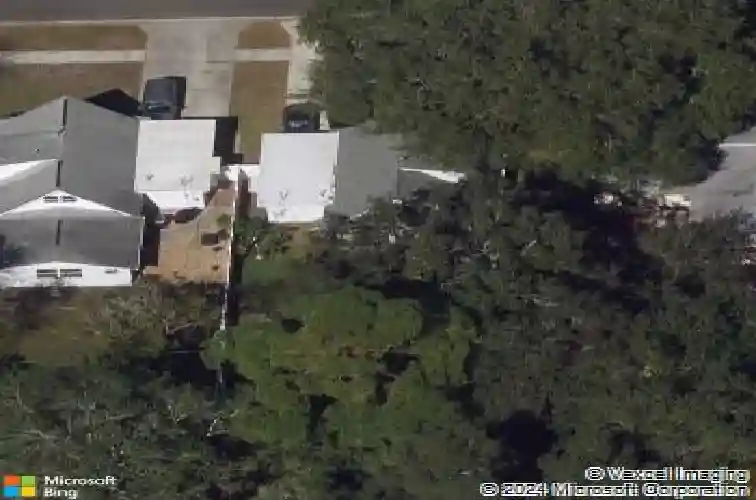 8074 37th ave n, saint petersburg,  FL 33710