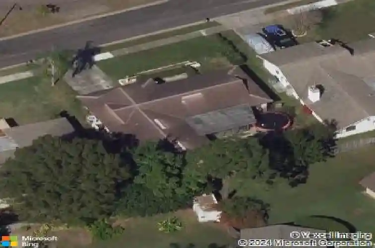 8040 canterbury cir, seminole,  FL 33777