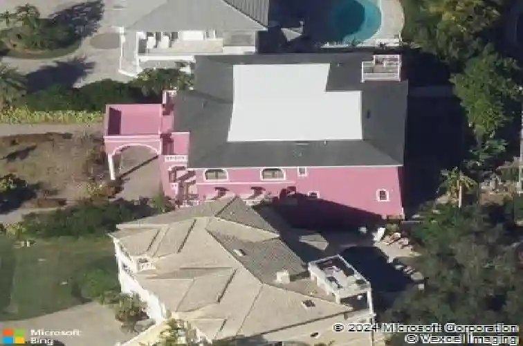 805 columbus dr, saint petersburg,  FL 33715