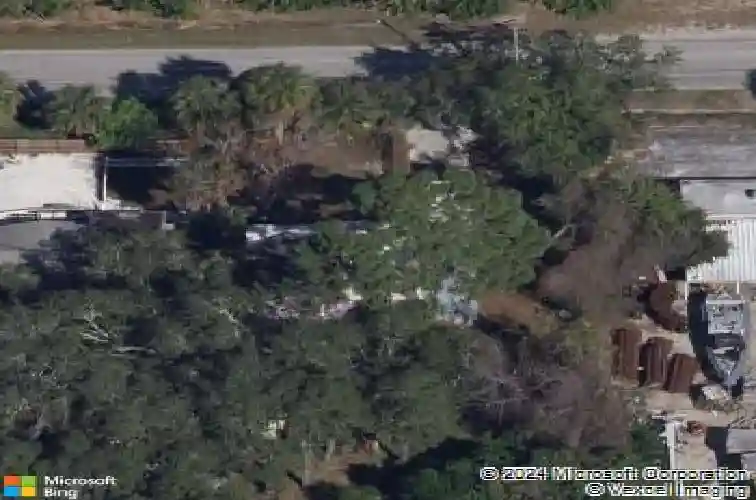 203 anclote rd, tarpon springs,  FL 34689