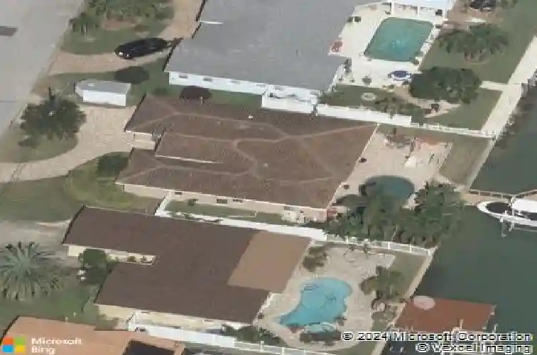 565 crystal dr, madeira beach,  FL 33708