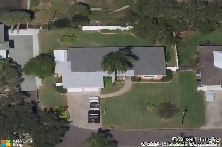 8297 33rd ave n, saint petersburg,  FL 33710